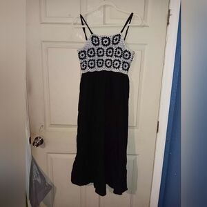 Black and White Crochet Grannt SquareTop Flowing Black Maxi Dress Petite S